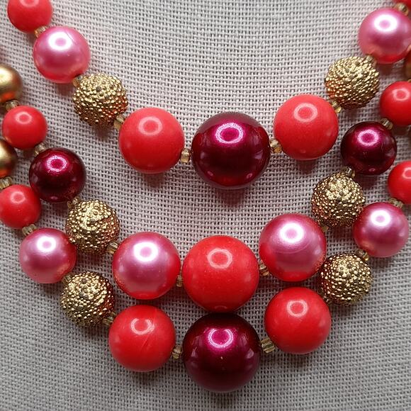 Vintage 1950s Red Pink Gold Beaded Necklace, Three Strands, Gold Tone, 15 Inch - Picture 3 of 11